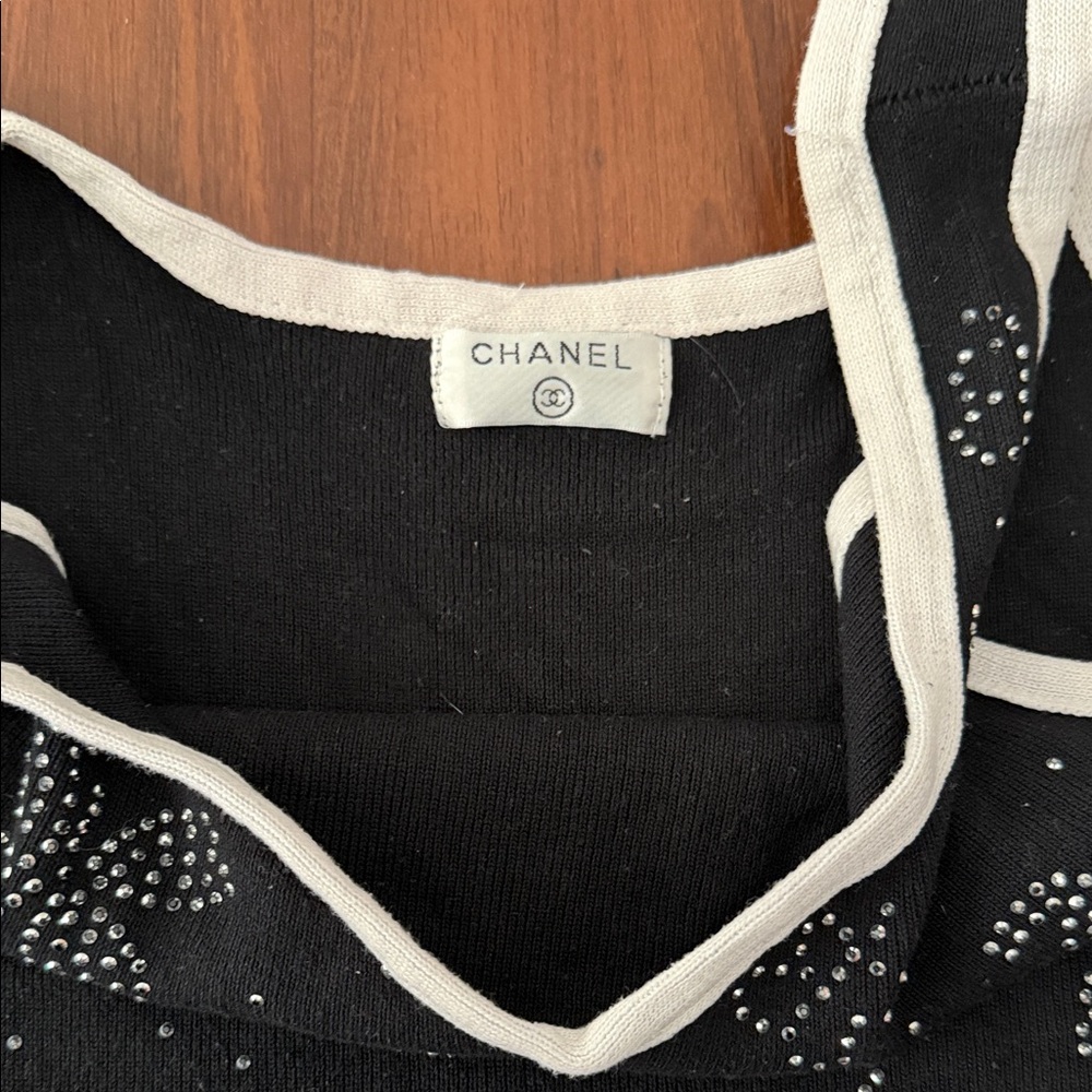 Vintage Y2K CHANEL Black and White Embellished Crop Top - Picture 2 of 3